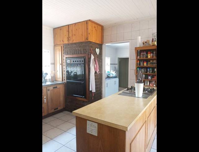 4 BEDROOM HOUSE FOR SALE IN PETERSFIELD